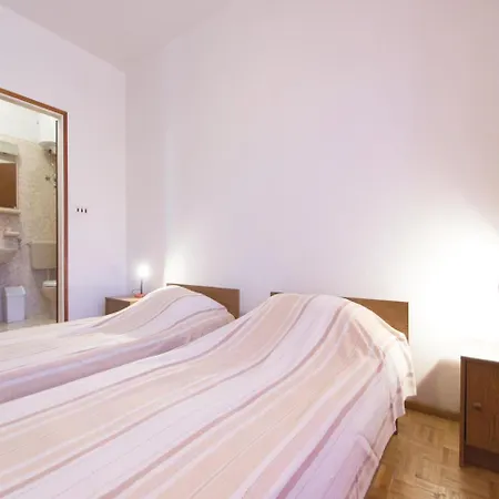 Appartement Four Bedroom In