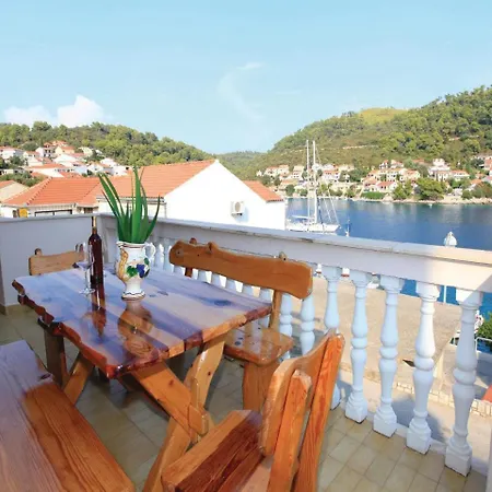 Four Bedroom In Appartement Smokvica (Korcula)